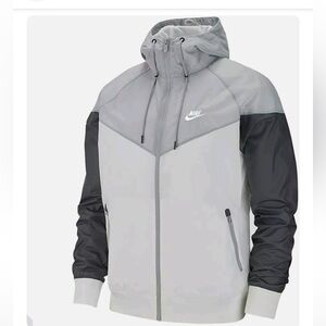 Men's Gray and Black Jacket